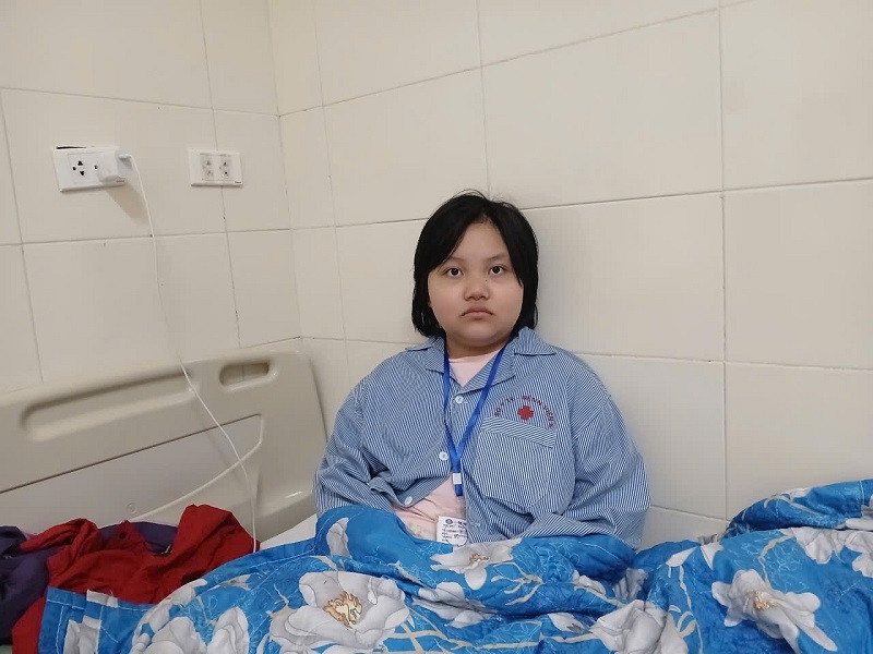 Lo gia đình kiệt quệ, bé gái 10 tuổi mắc ung thư não xin bố mẹ cho về nhà