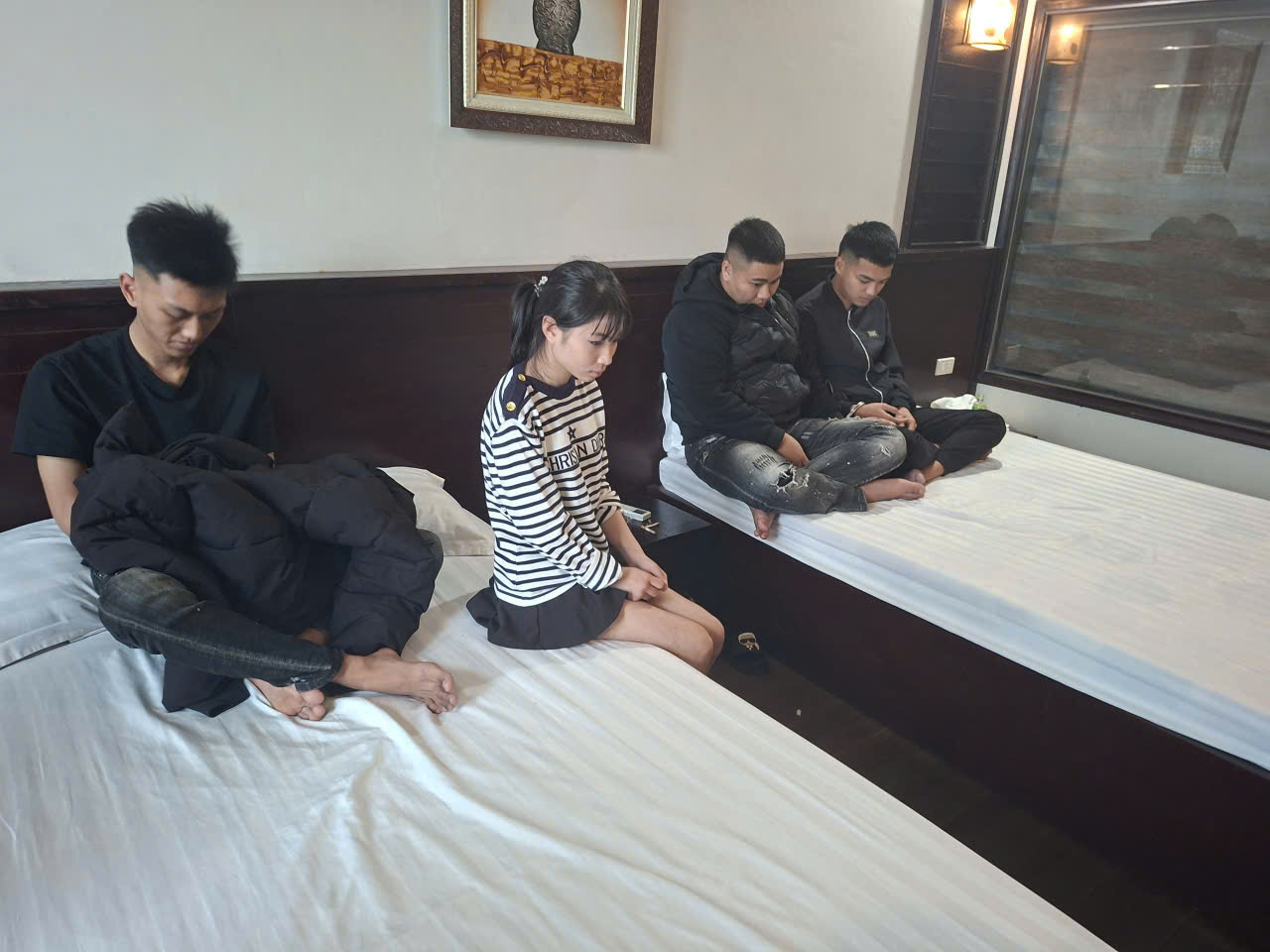 Phòng Cảnh sát điều tra tội phạm về ma túy Công an tỉnh Hưng Yên phát hiện bắt giữ 04 đối tượng Tổ chức sử dụng trái phép chất ma túy