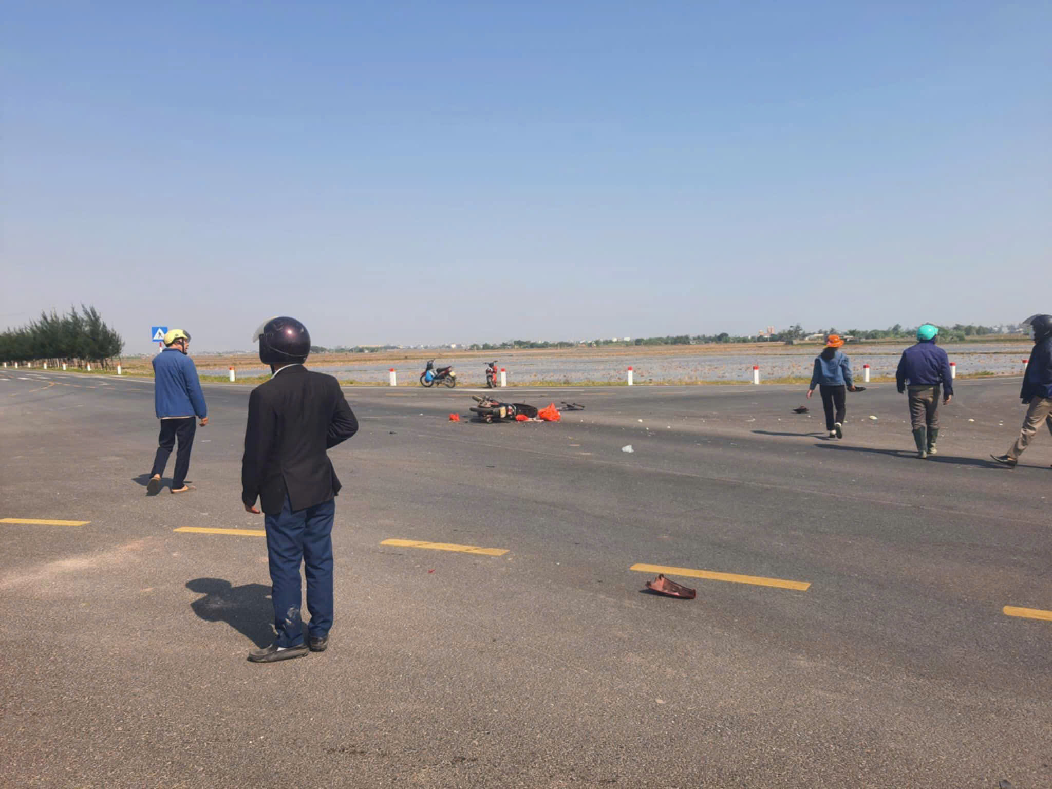 [Video] Vụ TNGT tại ngã 4 đường ven biển Đông Hoàng – Tiền Hải vừa xong