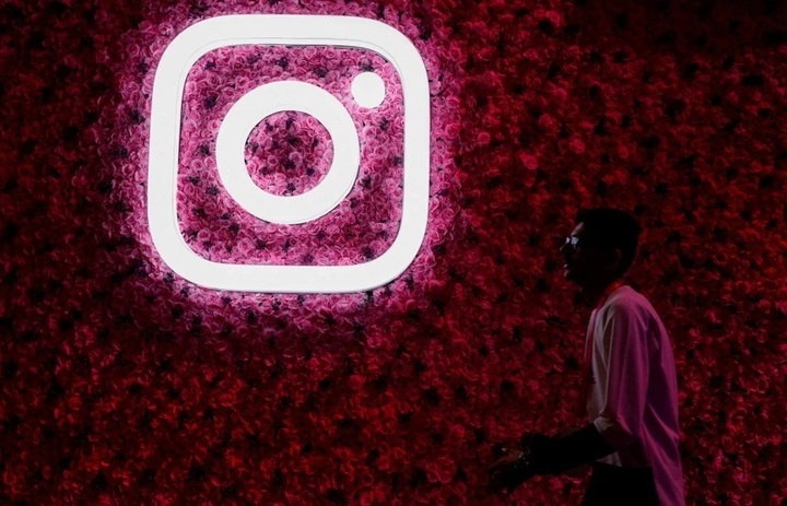 Người dùng Instagram có nhiều quyền lợi xoay quanh tính năng story khi đăng ký gói Plus. (Ảnh: Reuters)